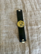 Load image into Gallery viewer, Vintage Watch T9
