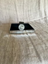 Load image into Gallery viewer, Vintage Watch T7
