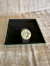 Load image into Gallery viewer, Vintage Watch T14
